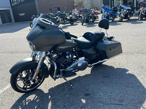2018 Harley-Davidson Street Glide® in Franklin, Tennessee - Photo 23