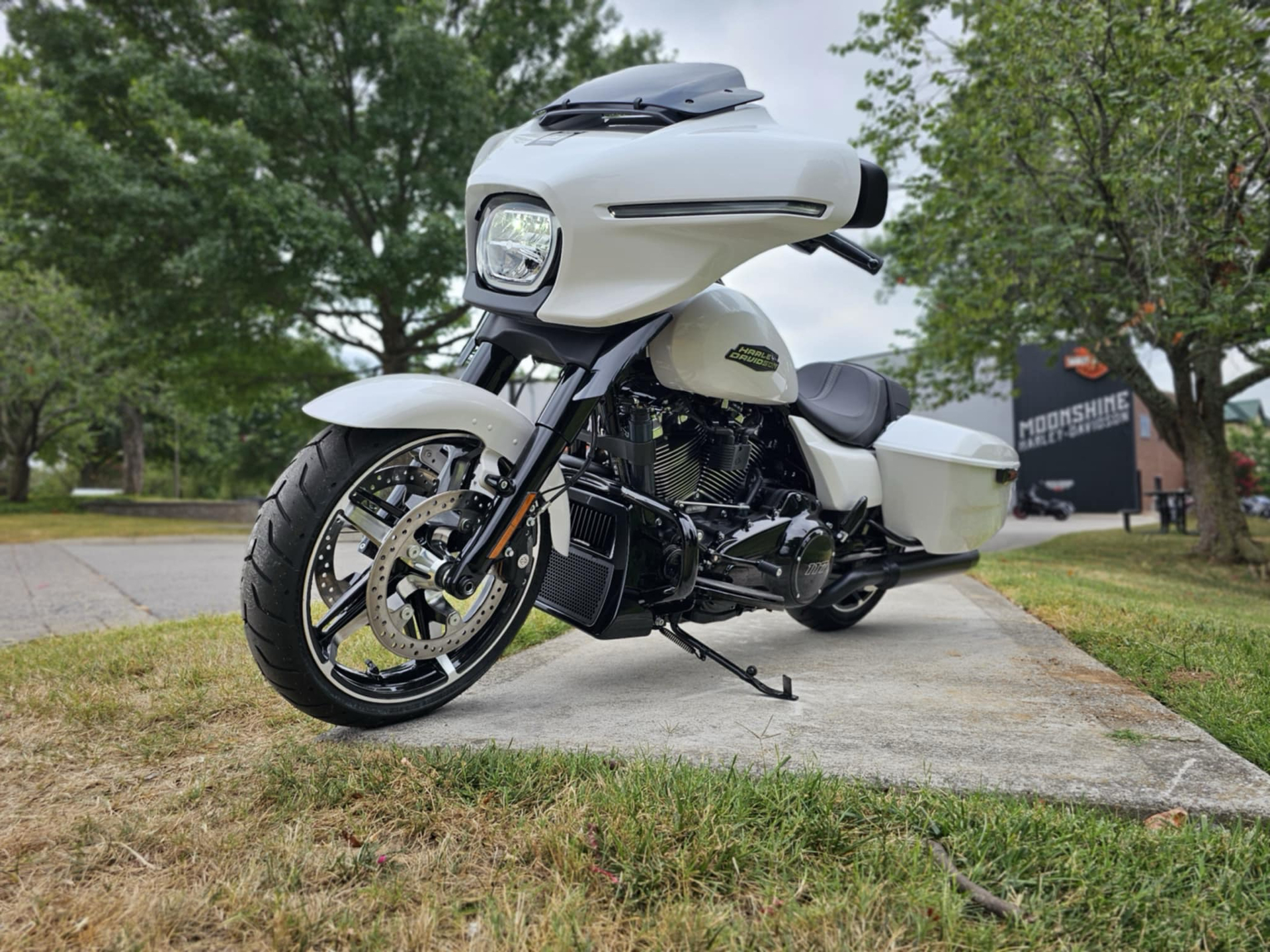2024 Harley-Davidson Street Glide® in Franklin, Tennessee - Photo 8