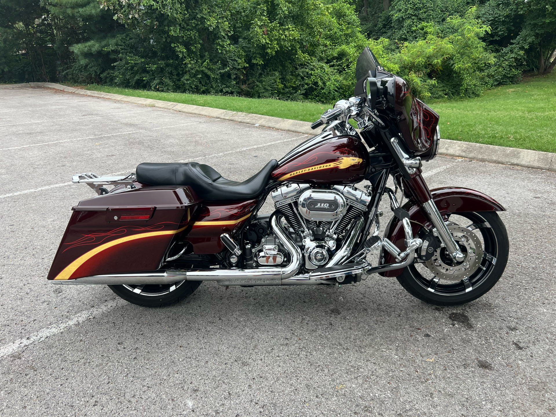 2010 Harley-Davidson CVO™ Street Glide® in Franklin, Tennessee - Photo 1