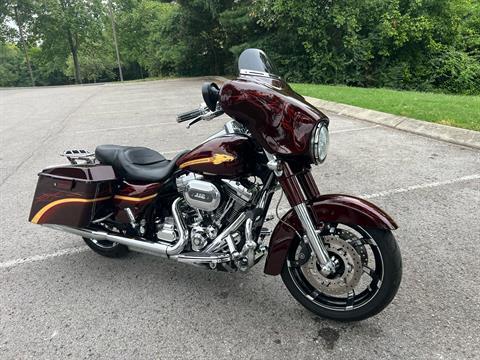 2010 Harley-Davidson CVO™ Street Glide® in Franklin, Tennessee - Photo 4