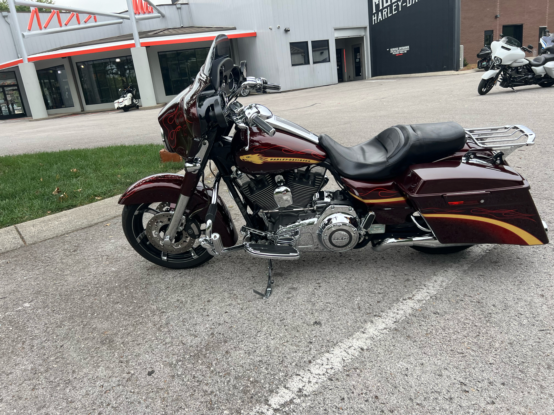 2010 Harley-Davidson CVO™ Street Glide® in Franklin, Tennessee - Photo 19