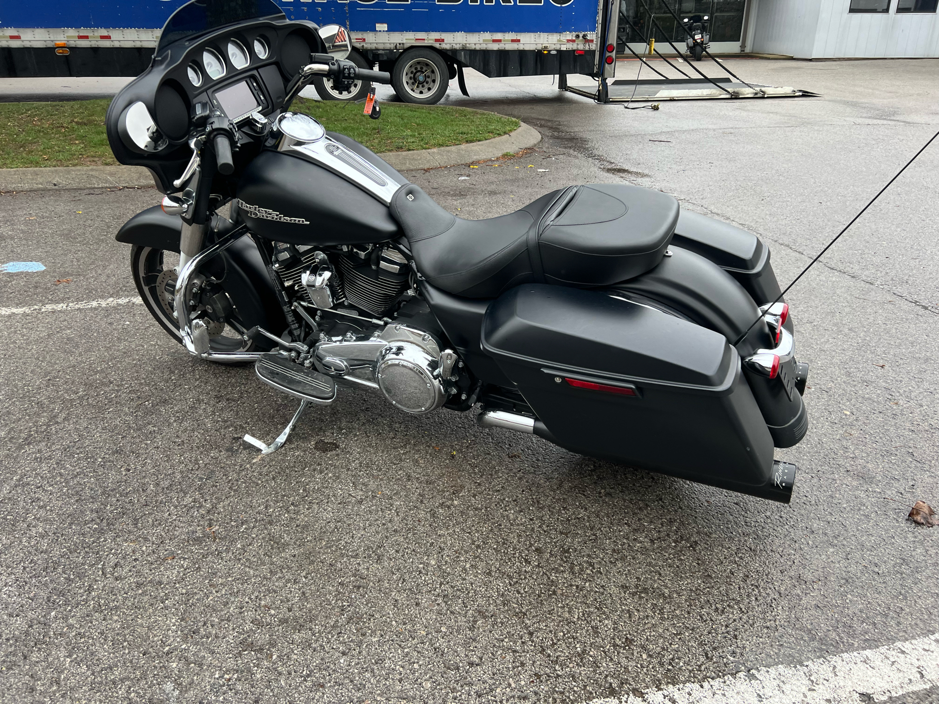 2017 Harley-Davidson Street Glide® Special in Franklin, Tennessee - Photo 17
