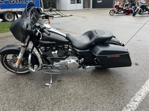 2017 Harley-Davidson Street Glide® Special in Franklin, Tennessee - Photo 18