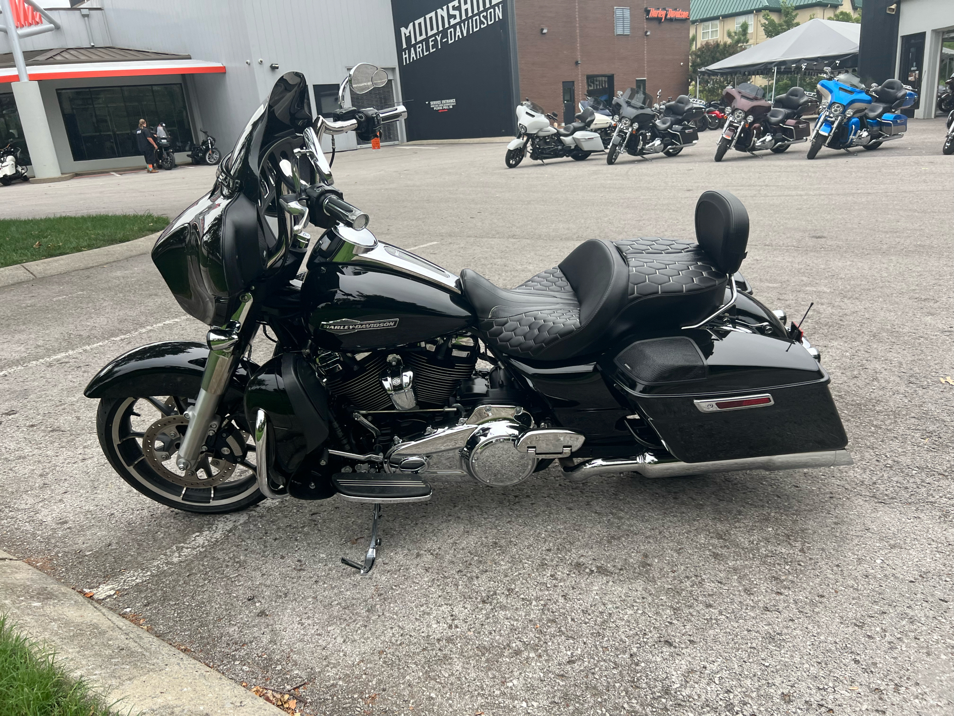 2021 Harley-Davidson Street Glide® in Franklin, Tennessee - Photo 23