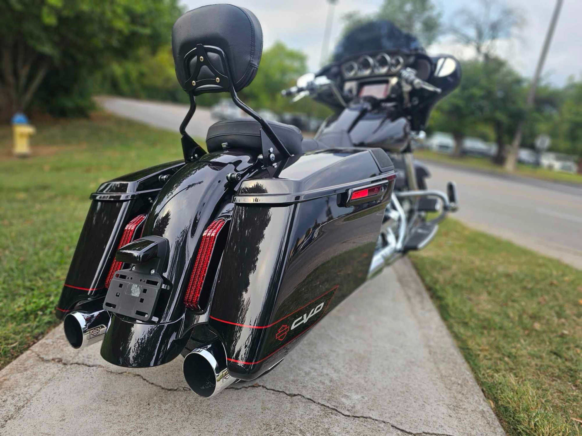 2020 Harley-Davidson CVO™ Street Glide® in Franklin, Tennessee - Photo 10