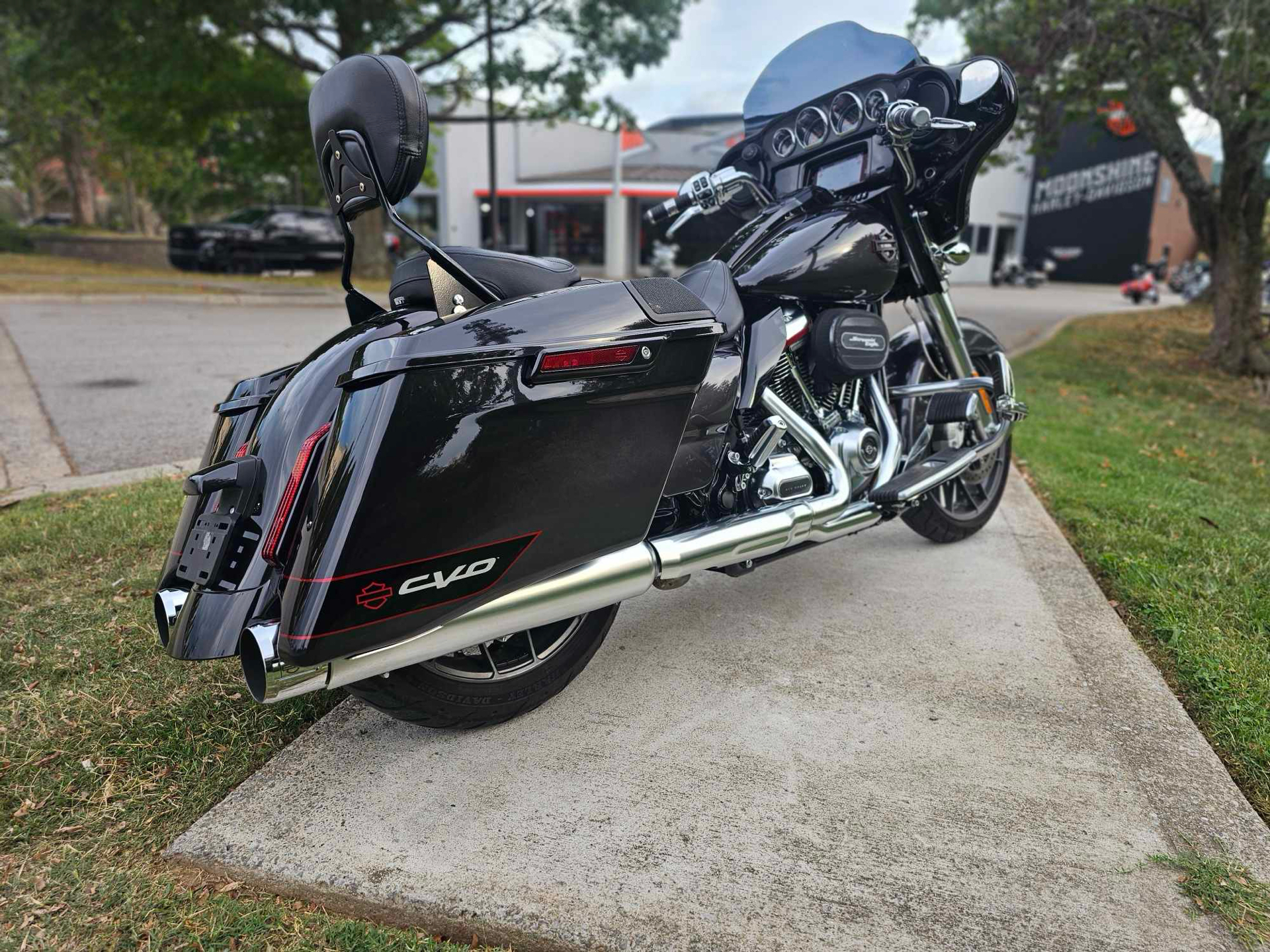 2020 Harley-Davidson CVO™ Street Glide® in Franklin, Tennessee - Photo 11