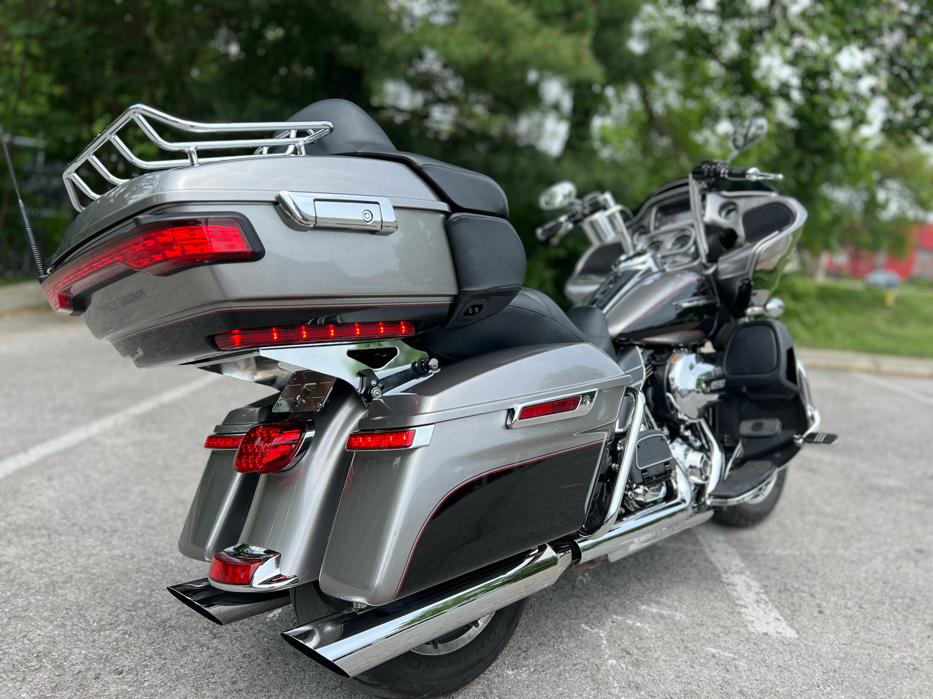 2016 Harley-Davidson Road Glide® Ultra in Franklin, Tennessee - Photo 8