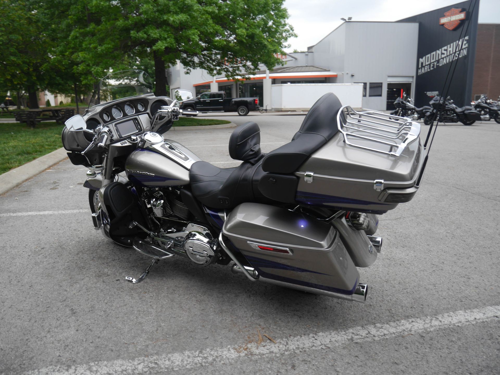 2017 Harley-Davidson CVO™ Limited in Franklin, Tennessee - Photo 18