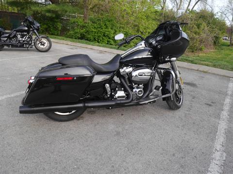 2019 Harley-Davidson Road Glide® in Franklin, Tennessee - Photo 10