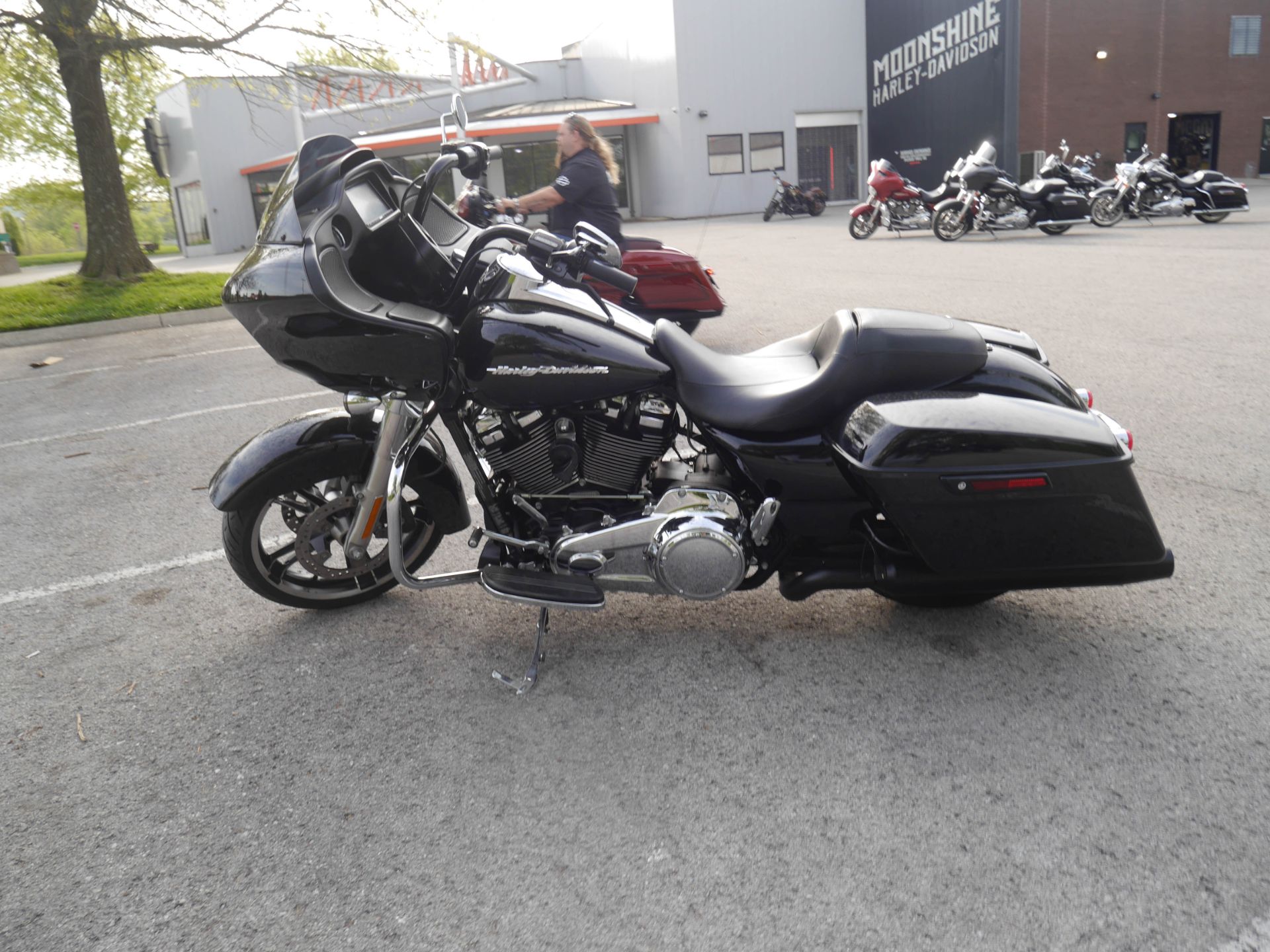2019 Harley-Davidson Road Glide® in Franklin, Tennessee - Photo 19