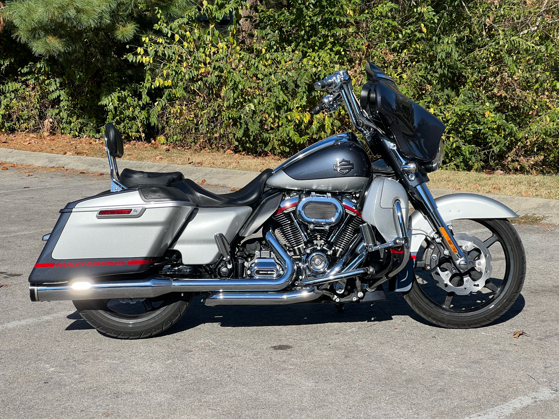 2019 Harley-Davidson CVO™ Street Glide® in Franklin, Tennessee - Photo 2