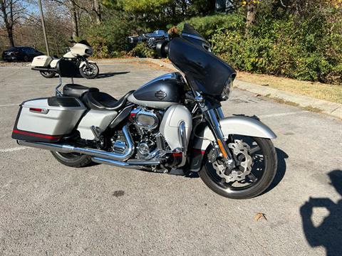 2019 Harley-Davidson CVO™ Street Glide® in Franklin, Tennessee - Photo 9