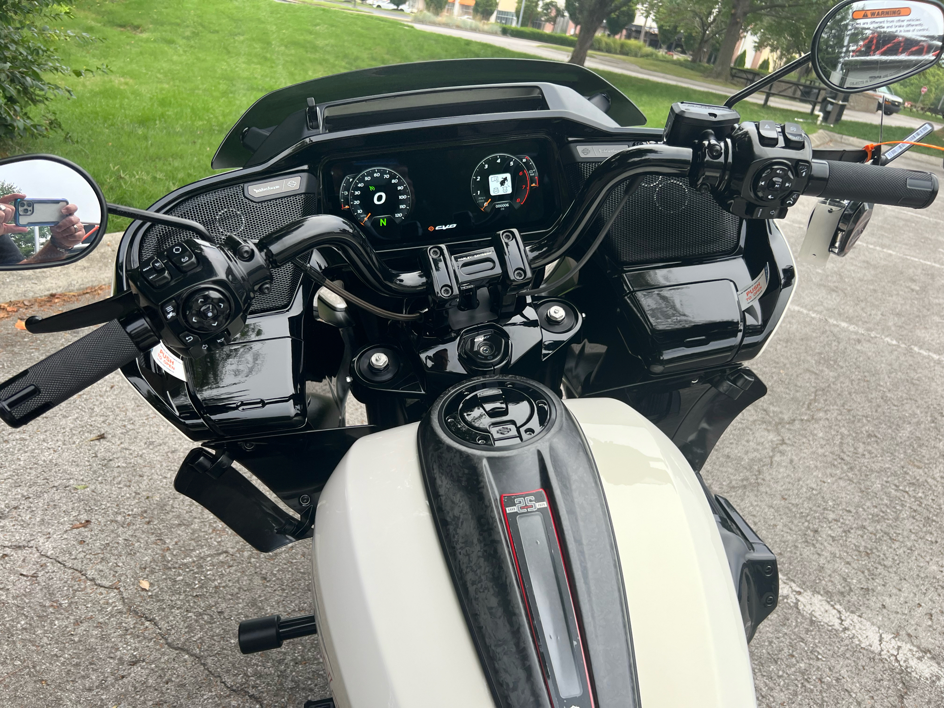 2024 Harley-Davidson CVO™ Road Glide® ST in Franklin, Tennessee - Photo 32