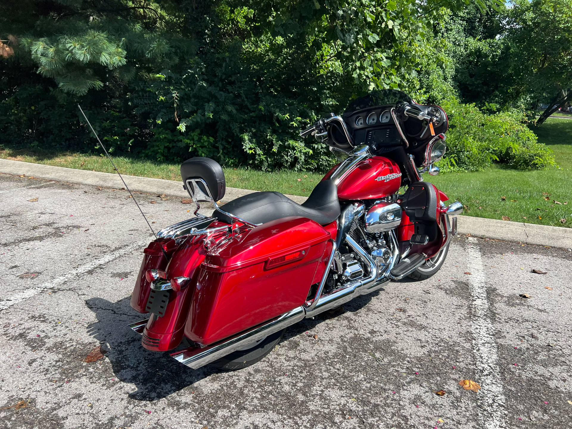 2018 Harley-Davidson Street Glide® in Franklin, Tennessee - Photo 10
