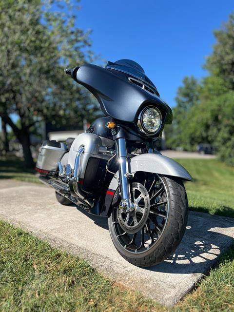 2019 Harley-Davidson CVO™ Street Glide® in Franklin, Tennessee - Photo 3