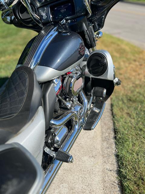 2019 Harley-Davidson CVO™ Street Glide® in Franklin, Tennessee - Photo 12