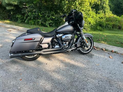 2017 Harley-Davidson Street Glide® Special in Franklin, Tennessee - Photo 9