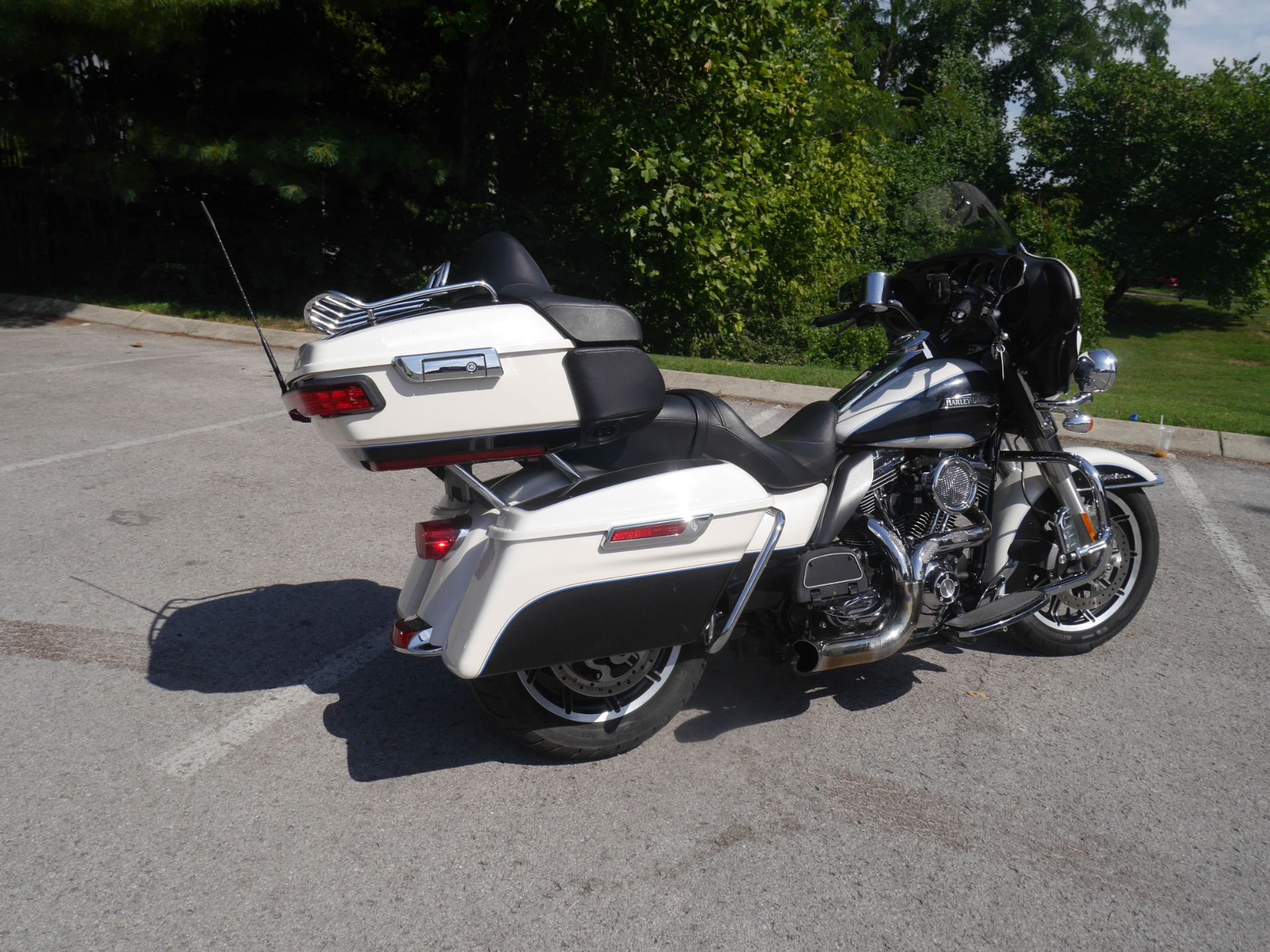 2014 Harley-Davidson Electra Glide® Ultra Classic® in Franklin, Tennessee - Photo 10