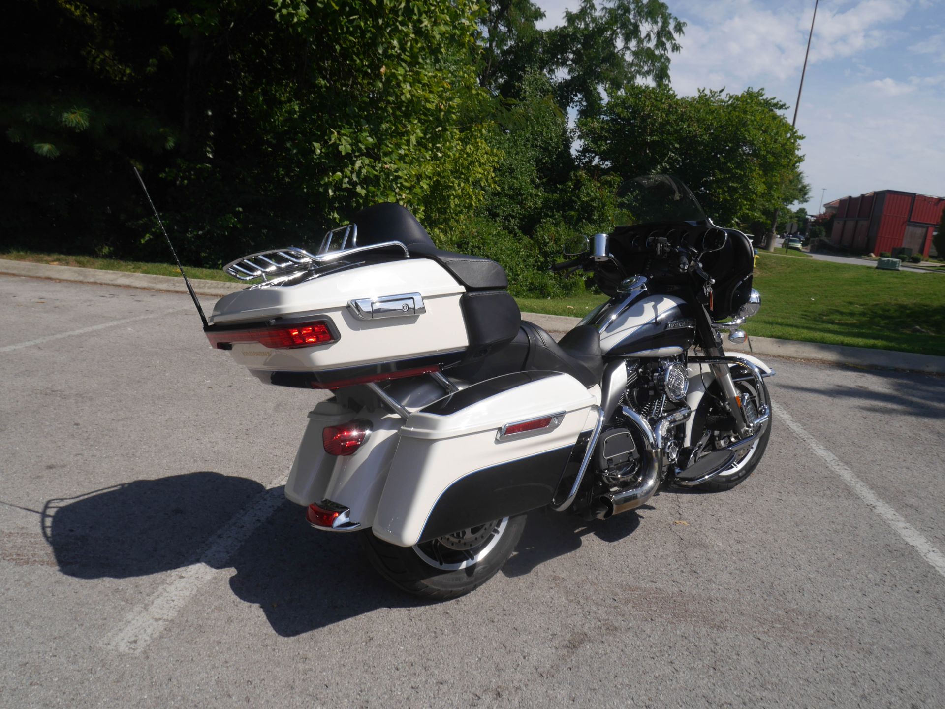 2014 Harley-Davidson Electra Glide® Ultra Classic® in Franklin, Tennessee - Photo 11