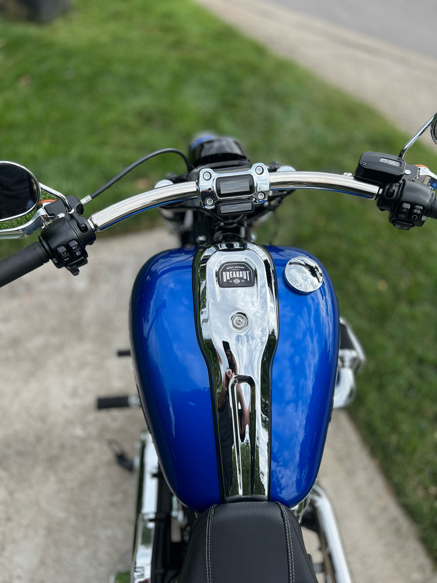 New 2024 HarleyDavidson Breakout® Blue Burst Motorcycles in Franklin