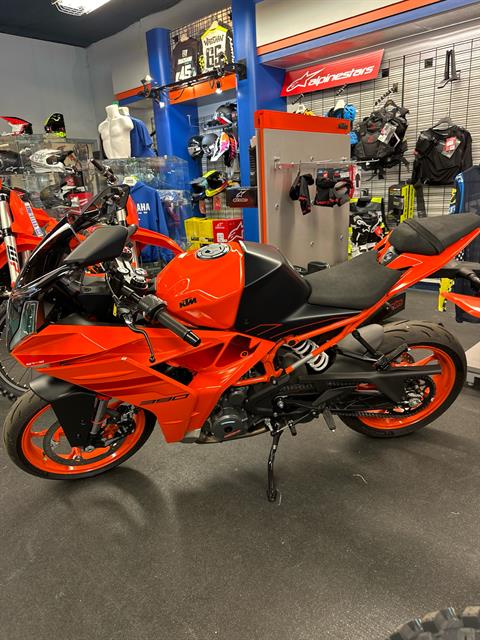 2024 KTM RC 390 in Hobart, Indiana - Photo 3