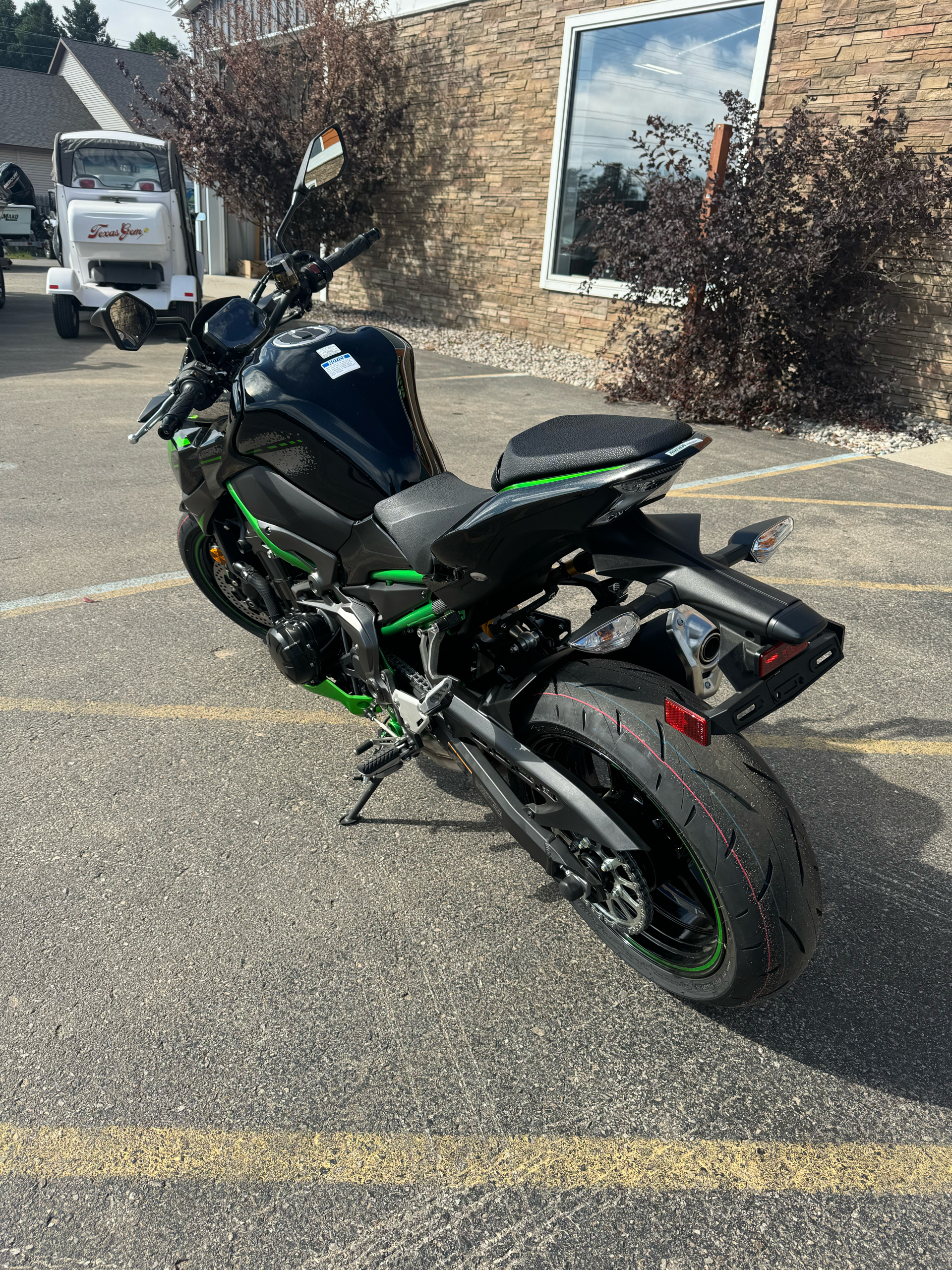 2024 Kawasaki Z900 SE ABS in Gaylord, Michigan - Photo 3