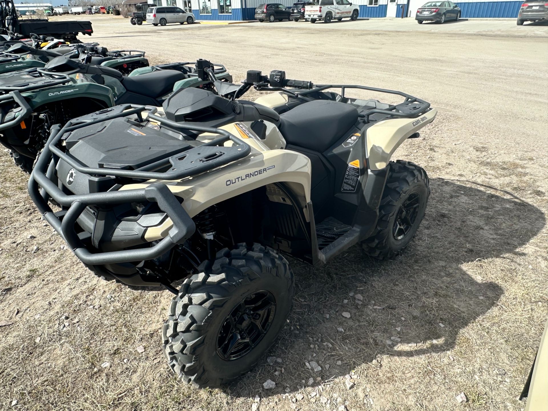 2024 Can-Am Outlander PRO XU HD7 in Valentine, Nebraska - Photo 2