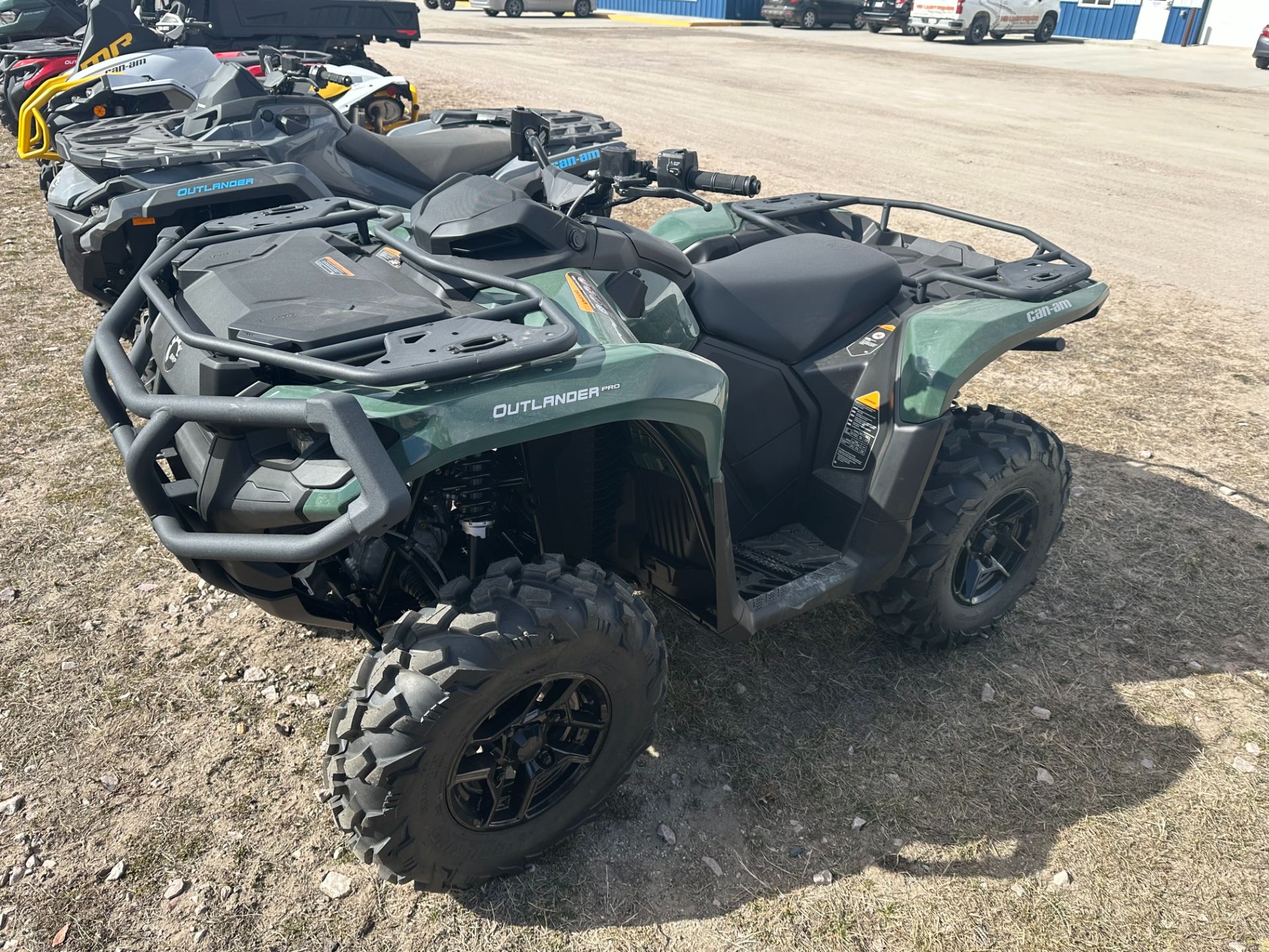 2024 Can-Am Outlander PRO XU HD7 in Valentine, Nebraska - Photo 2