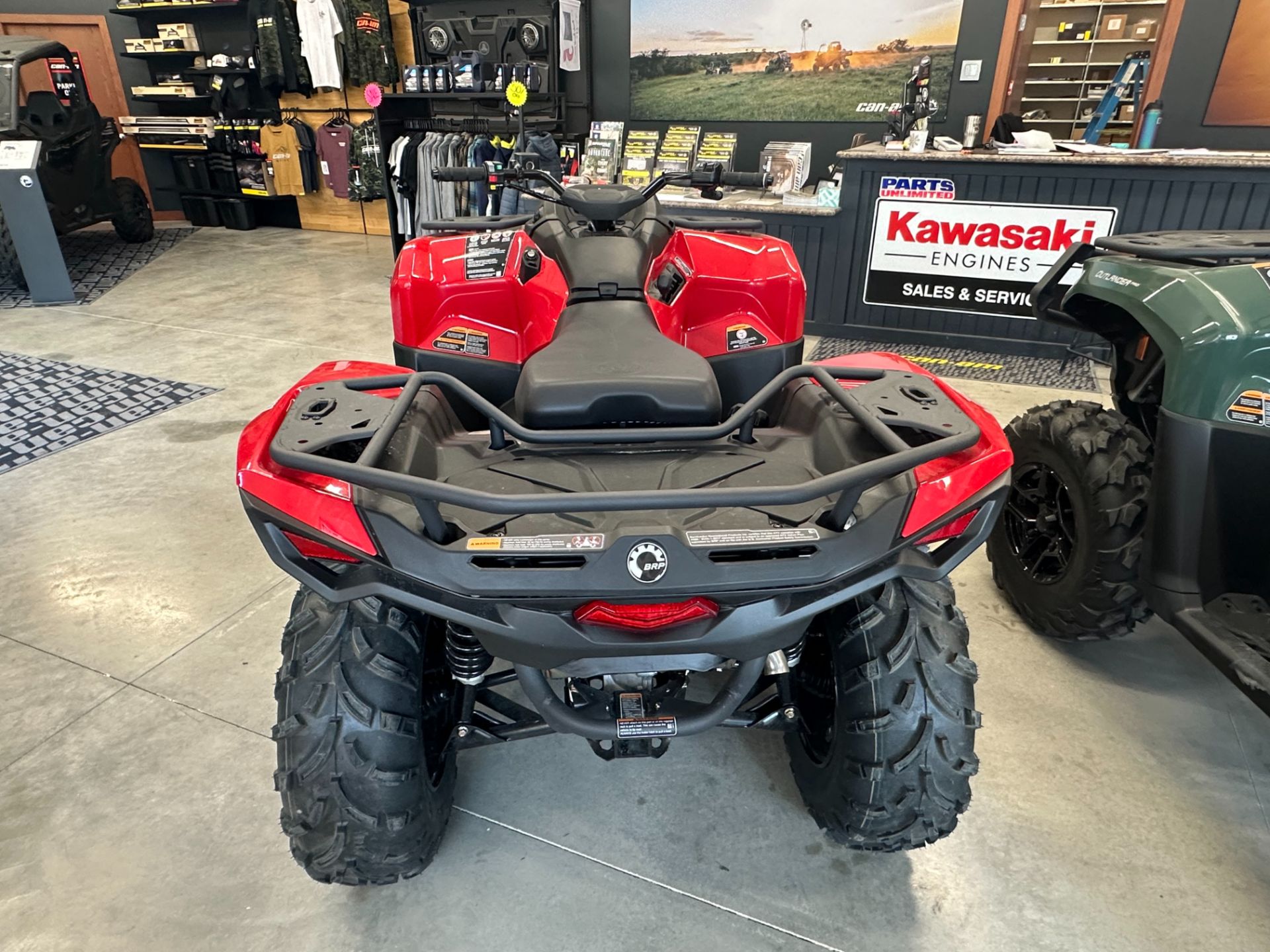 2024 Can-Am Outlander DPS 700 in Valentine, Nebraska - Photo 4