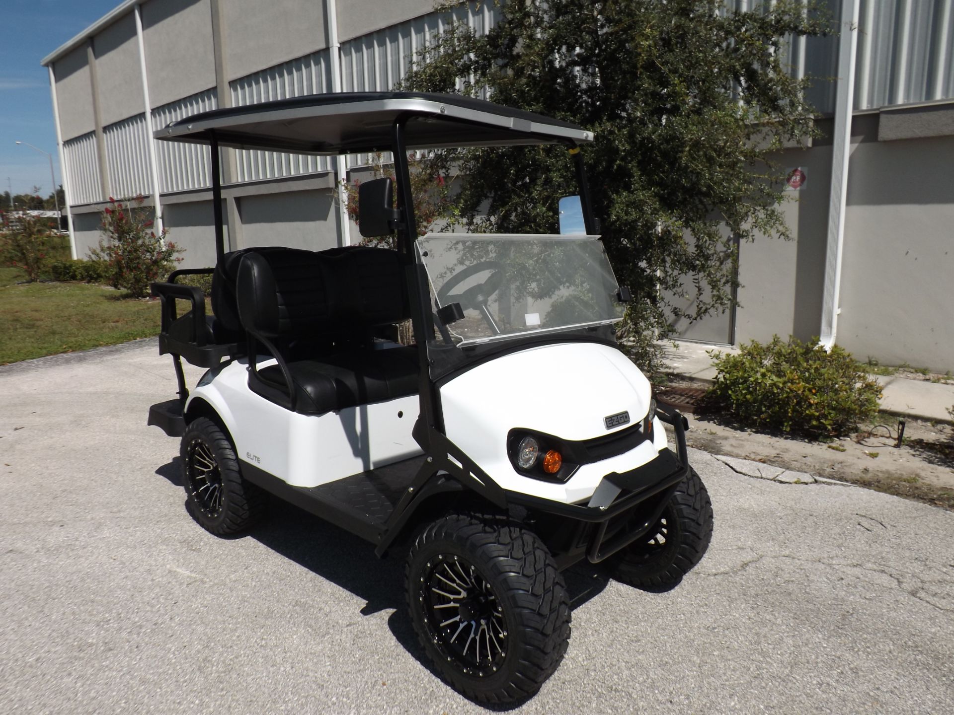 2023 E-Z-GO Express S4 ELiTE 2.2 Single Pack with Light World Charger in Lakeland, Florida - Photo 1