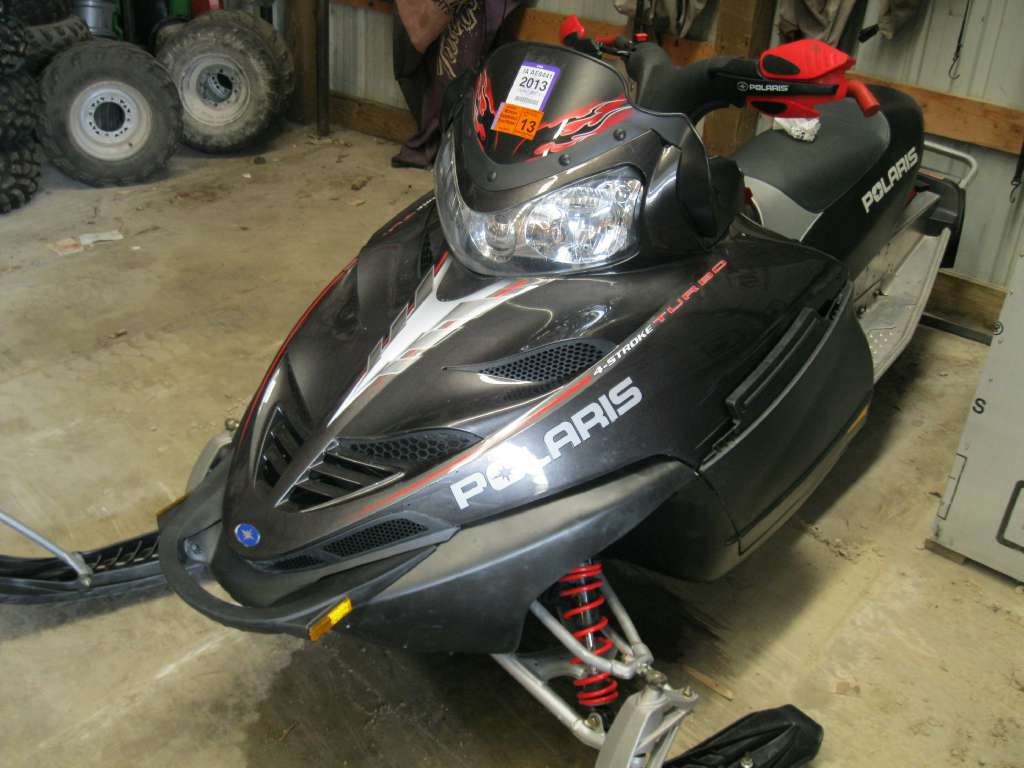 Used 2006 Polaris FST Classic Snowmobiles In Calmar IA