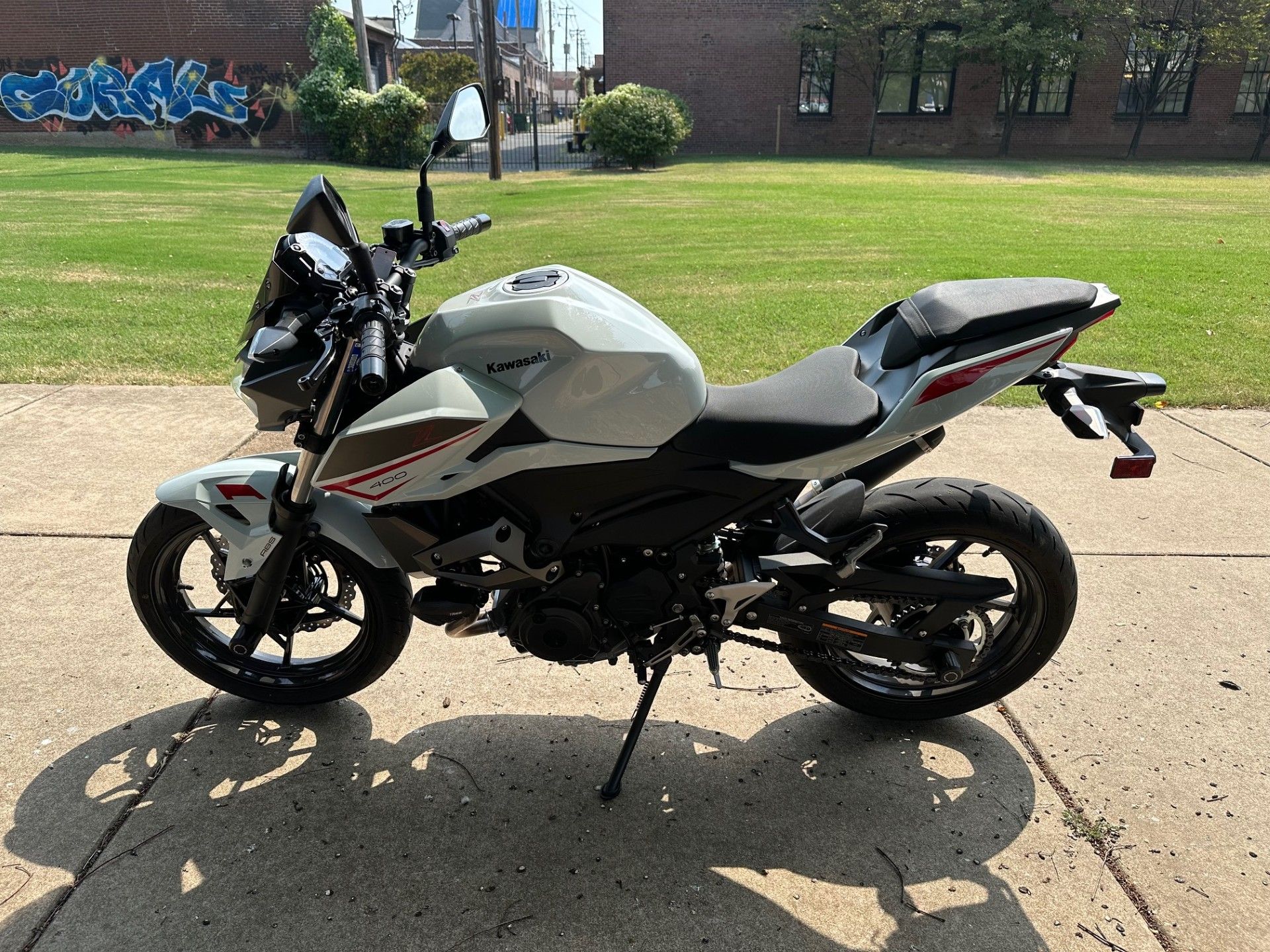 2023 Kawasaki Z400 ABS in Saint Louis, Missouri - Photo 5