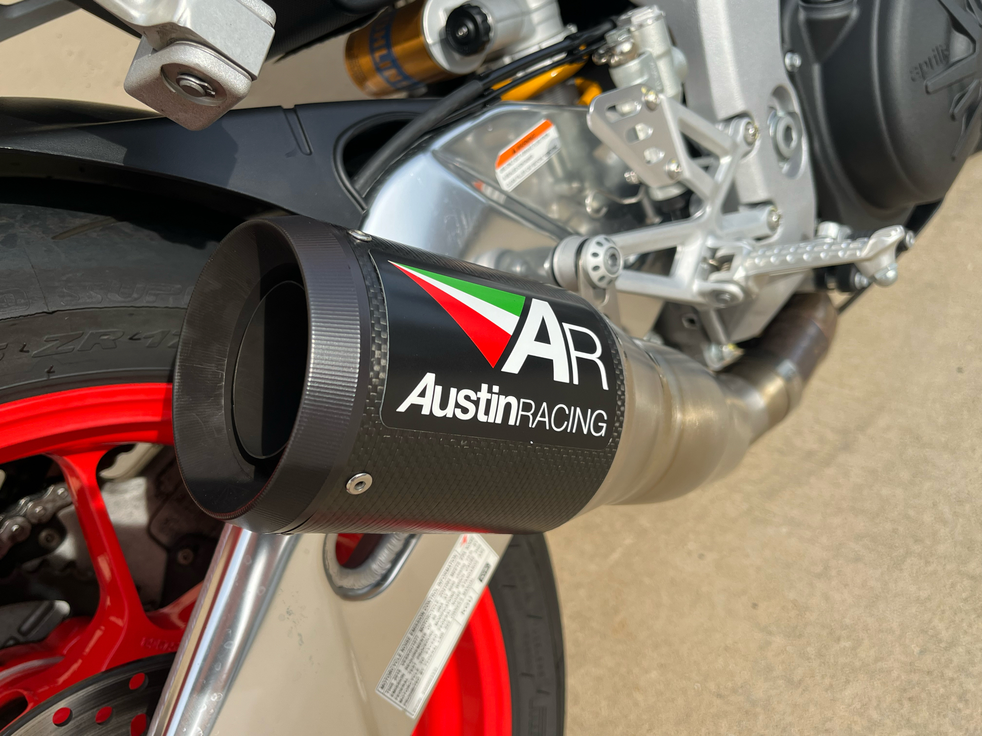 2018 Aprilia Tuono V4 Factory 1100 ABS in Roselle, Illinois - Photo 10