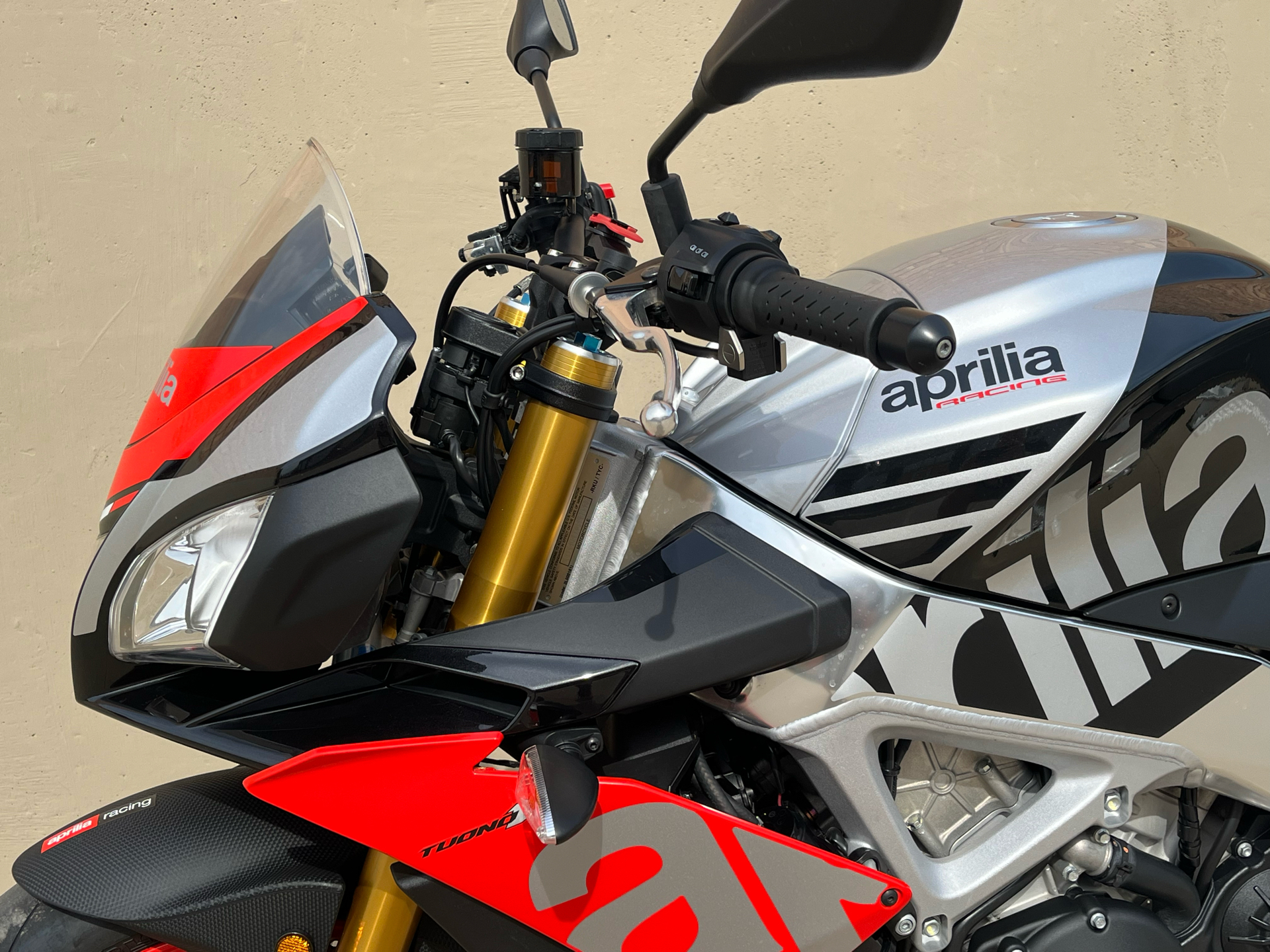 2018 Aprilia Tuono V4 Factory 1100 ABS in Roselle, Illinois - Photo 16