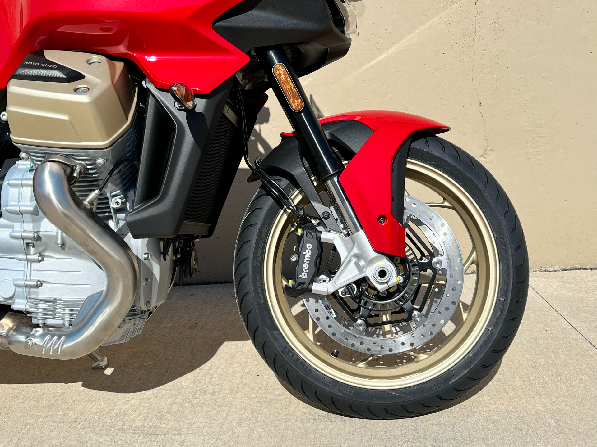 2023 Moto Guzzi V100 Mandello in Roselle, Illinois - Photo 11