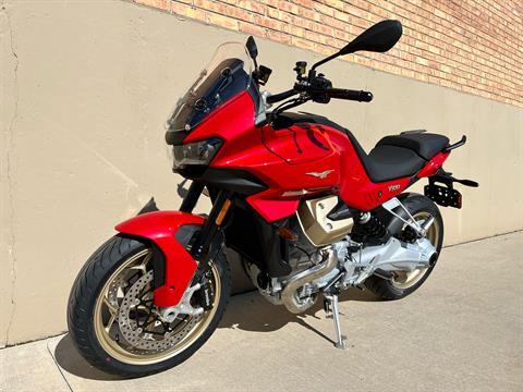 2023 Moto Guzzi V100 Mandello in Roselle, Illinois - Photo 16