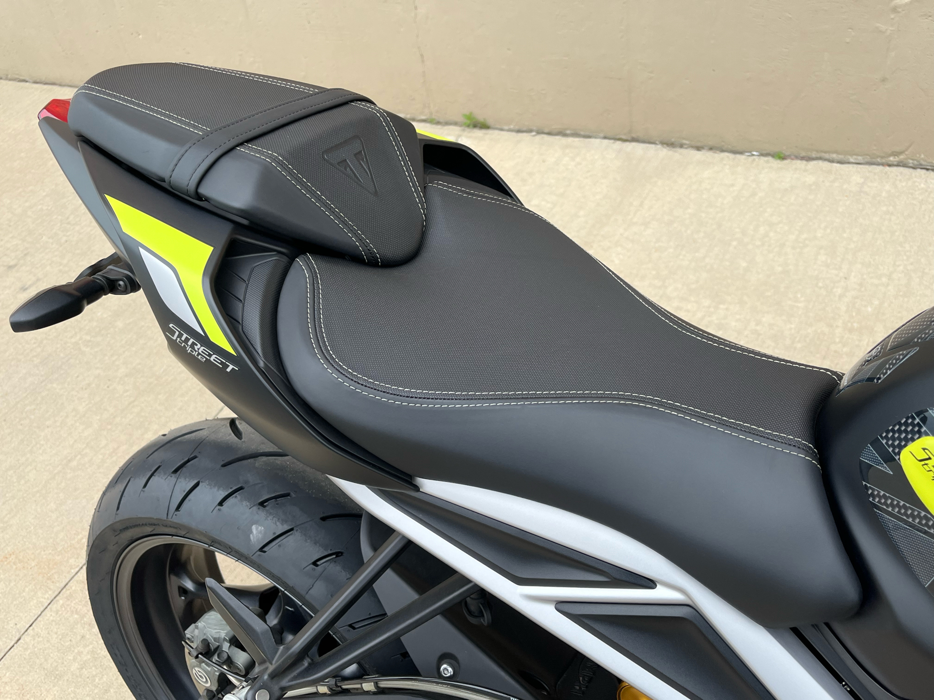 2021 Triumph Street Triple RS in Roselle, Illinois - Photo 8