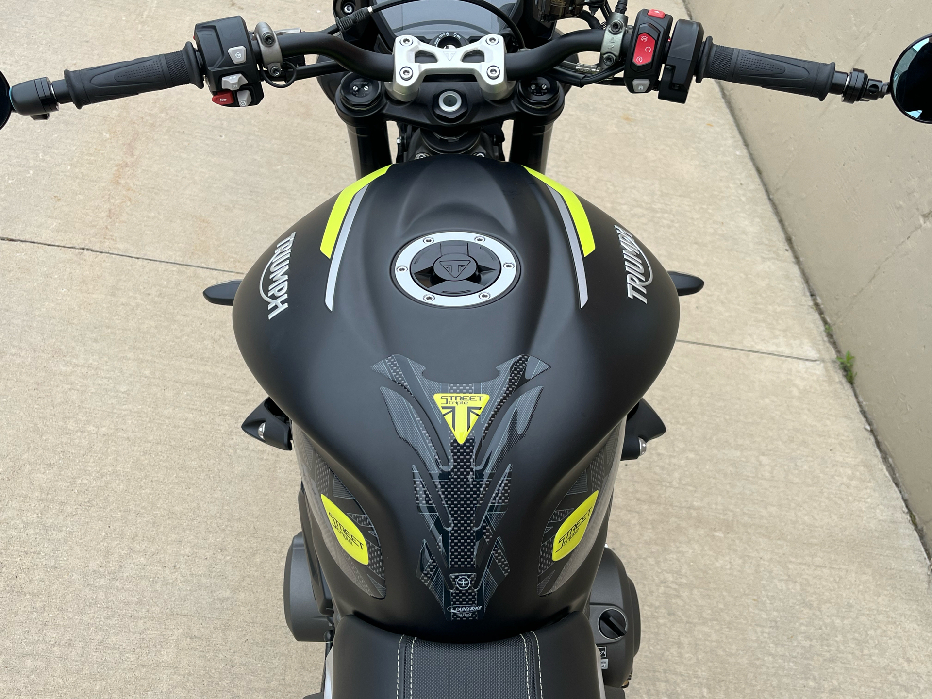 2021 Triumph Street Triple RS in Roselle, Illinois - Photo 12