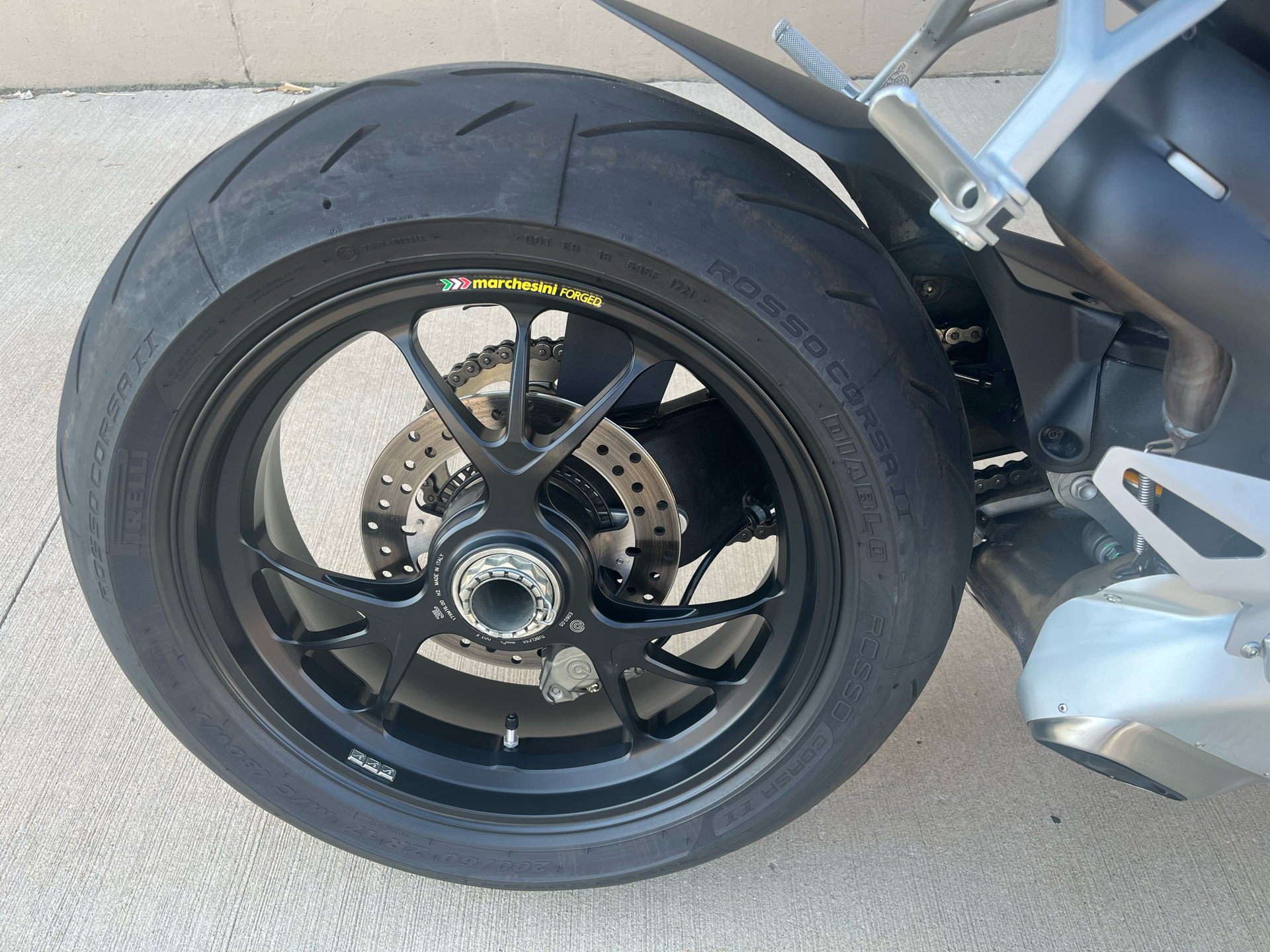 2022 Ducati Streetfighter V4 S in Roselle, Illinois - Photo 9