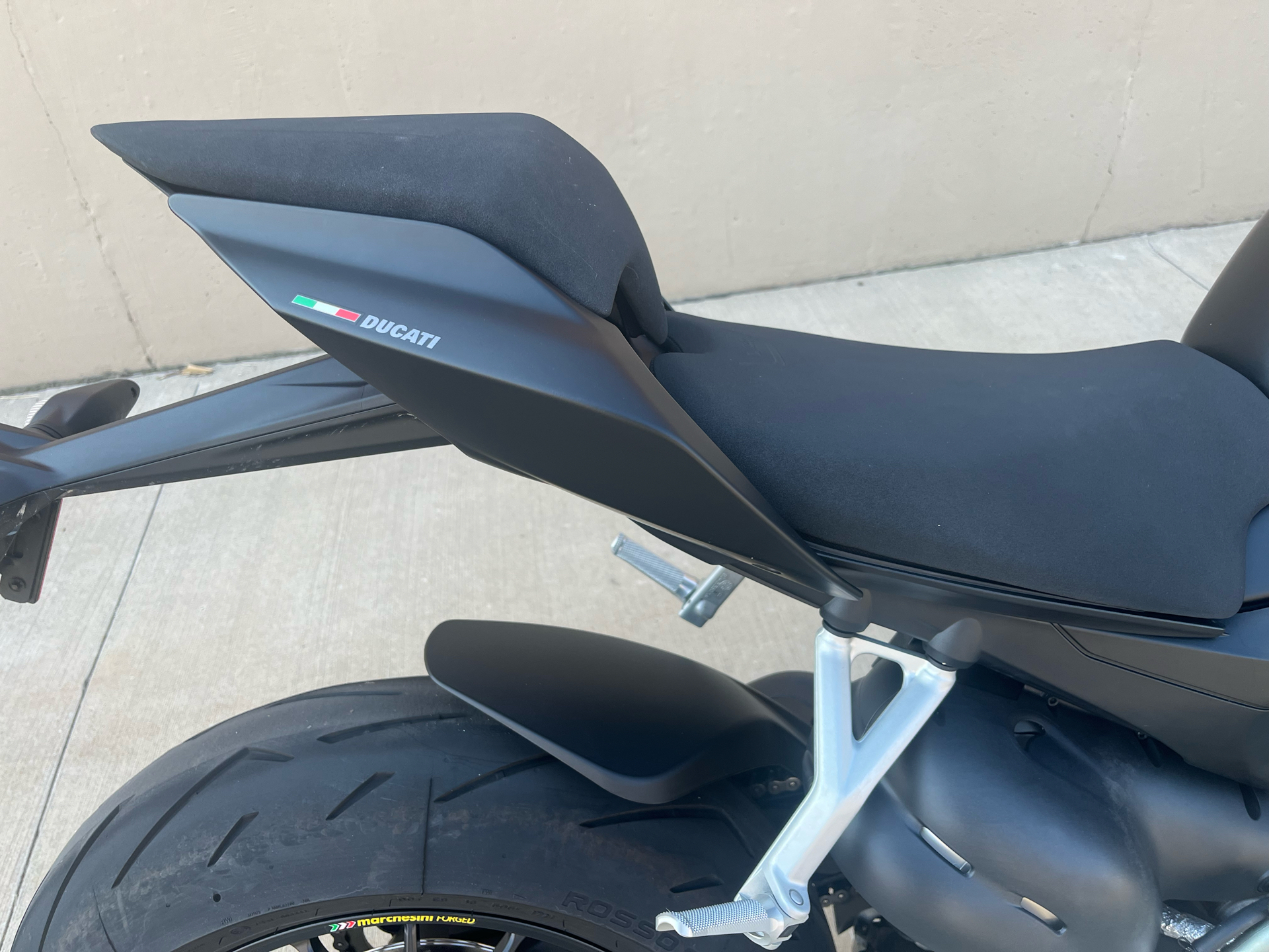 2022 Ducati Streetfighter V4 S in Roselle, Illinois - Photo 10