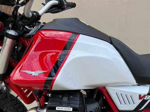 2022 Moto Guzzi V85 TT Adventure E5 in Roselle, Illinois - Photo 8