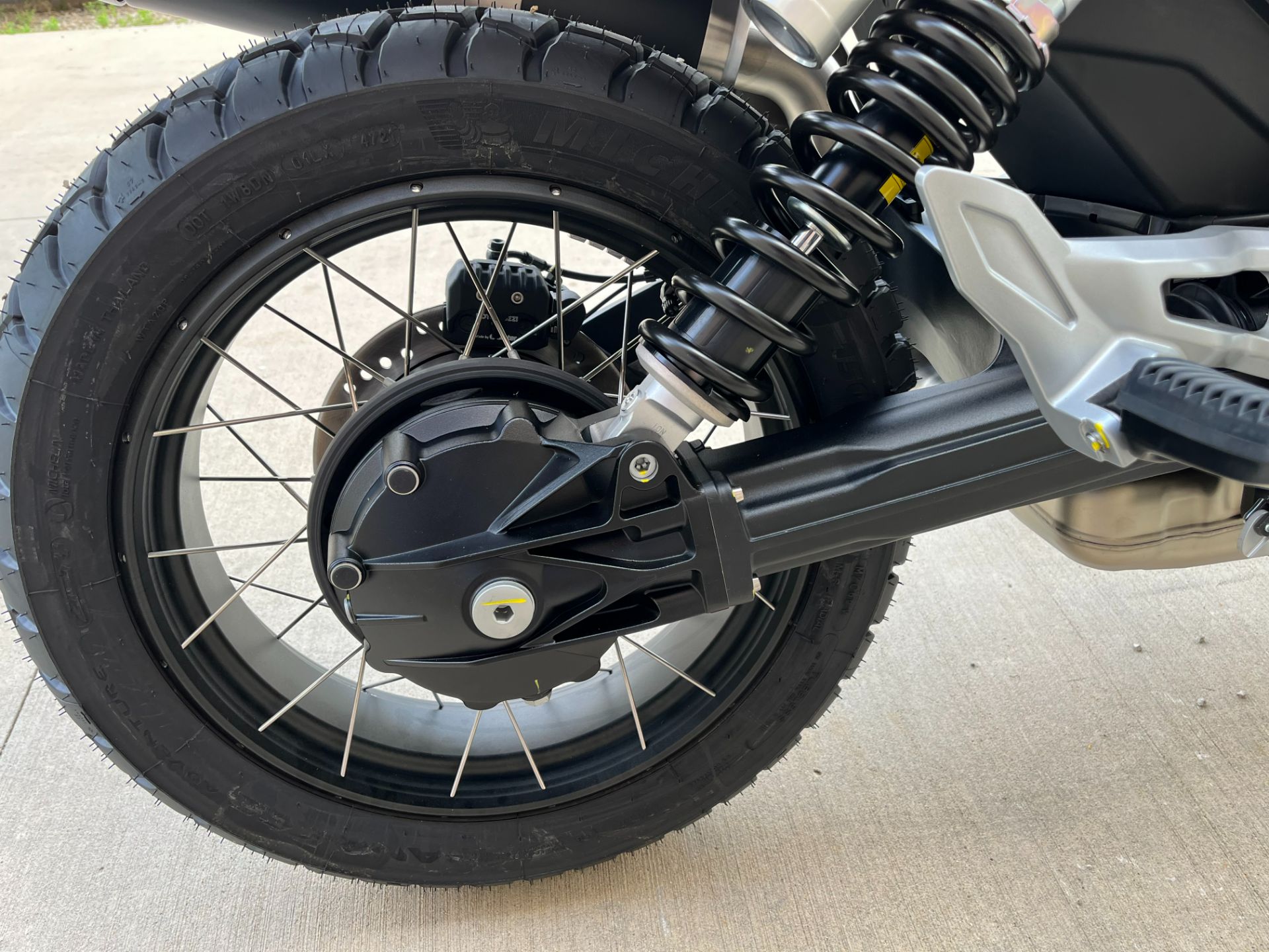 2022 Moto Guzzi V85 TT Adventure E5 in Roselle, Illinois - Photo 18