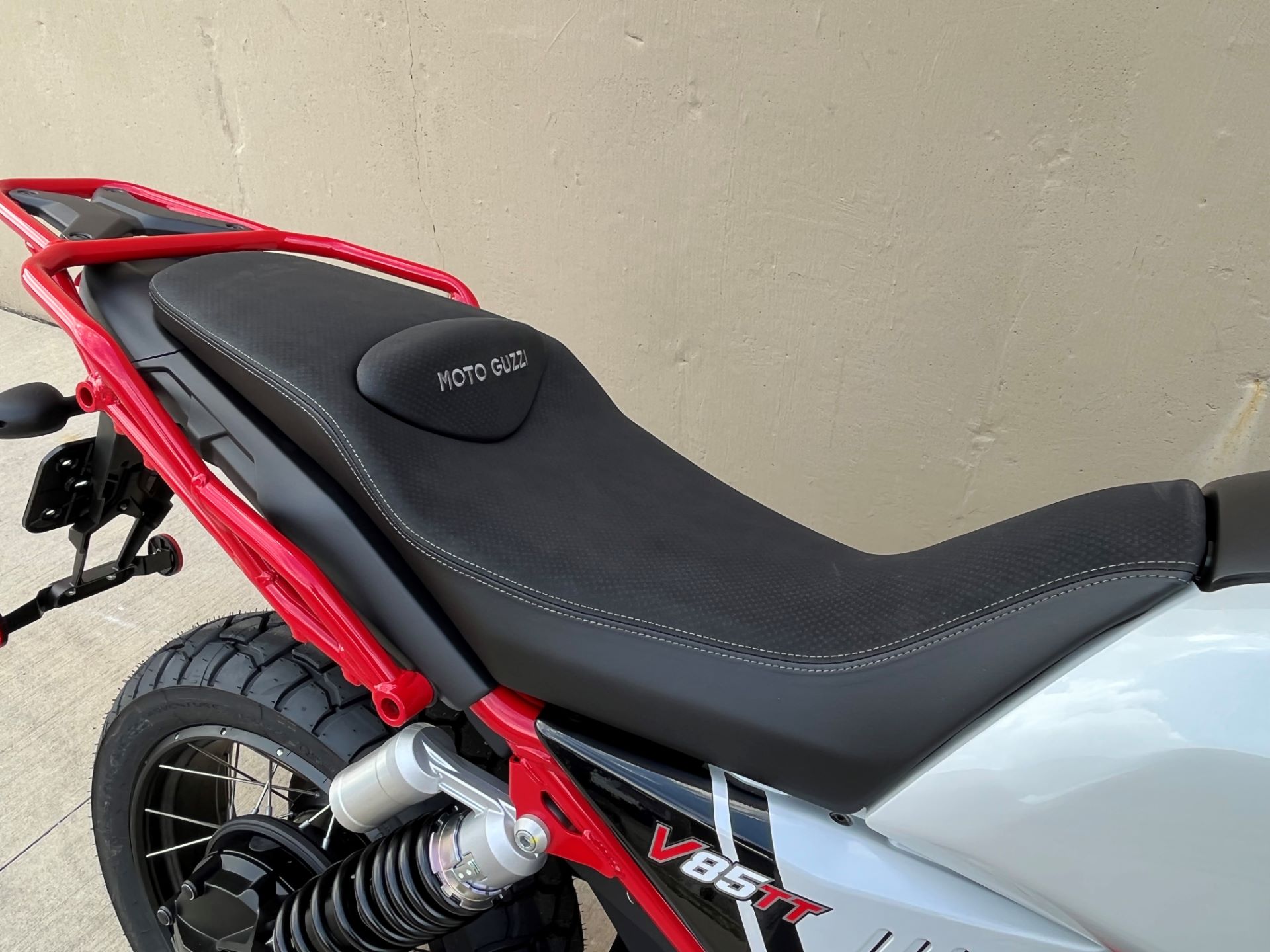 2022 Moto Guzzi V85 TT Adventure E5 in Roselle, Illinois - Photo 20