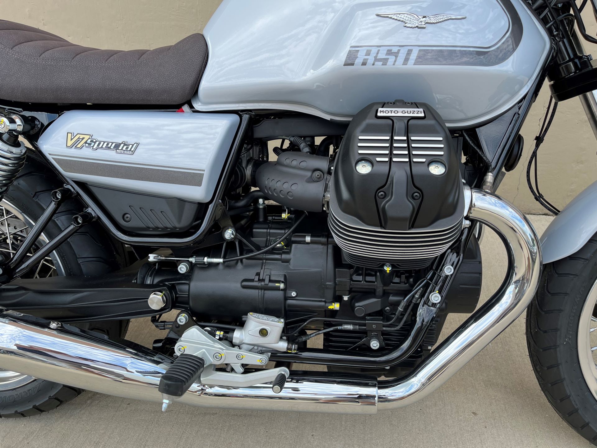 2022 Moto Guzzi V7 Special E5 in Roselle, Illinois - Photo 11