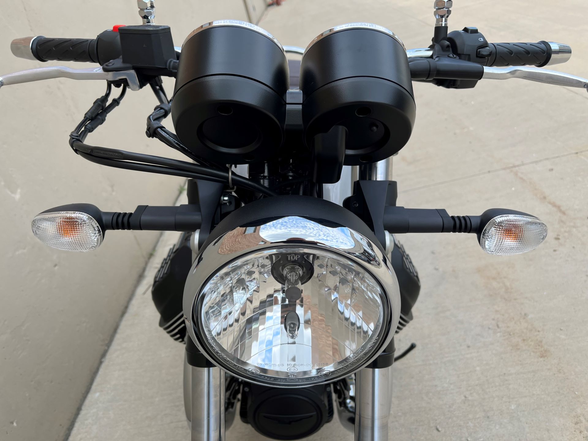 2022 Moto Guzzi V7 Special E5 in Roselle, Illinois - Photo 4