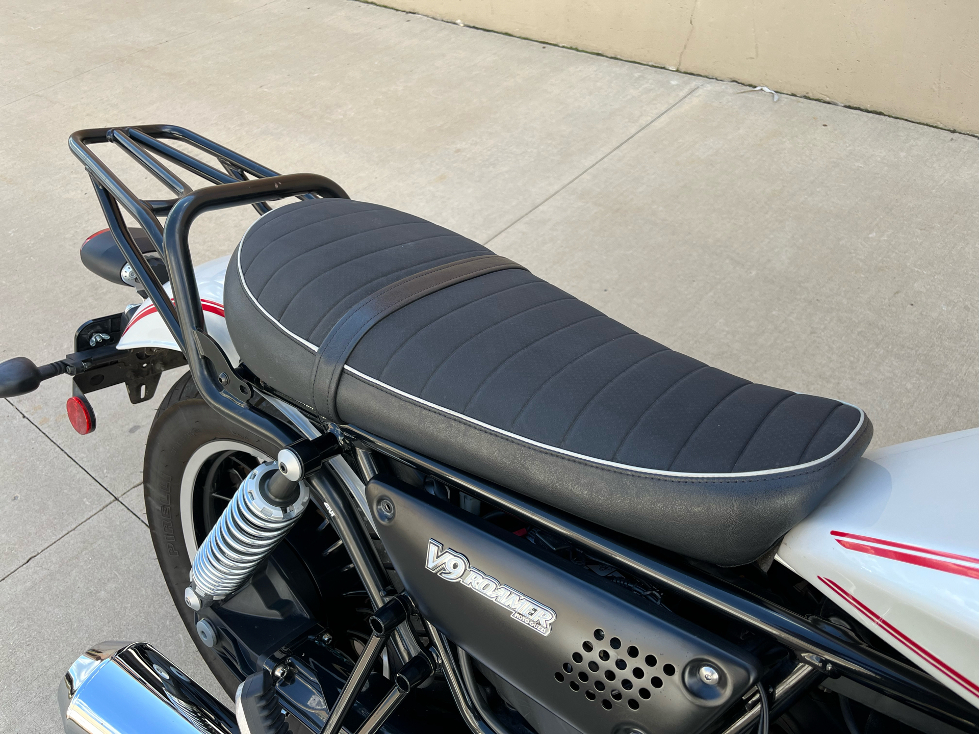 2017 Moto Guzzi V9 Roamer in Roselle, Illinois - Photo 10
