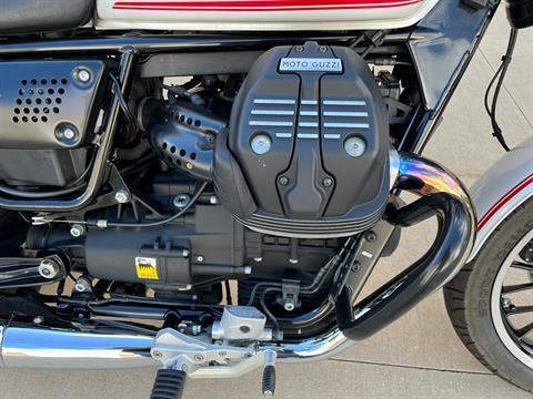 2017 Moto Guzzi V9 Roamer in Roselle, Illinois - Photo 12