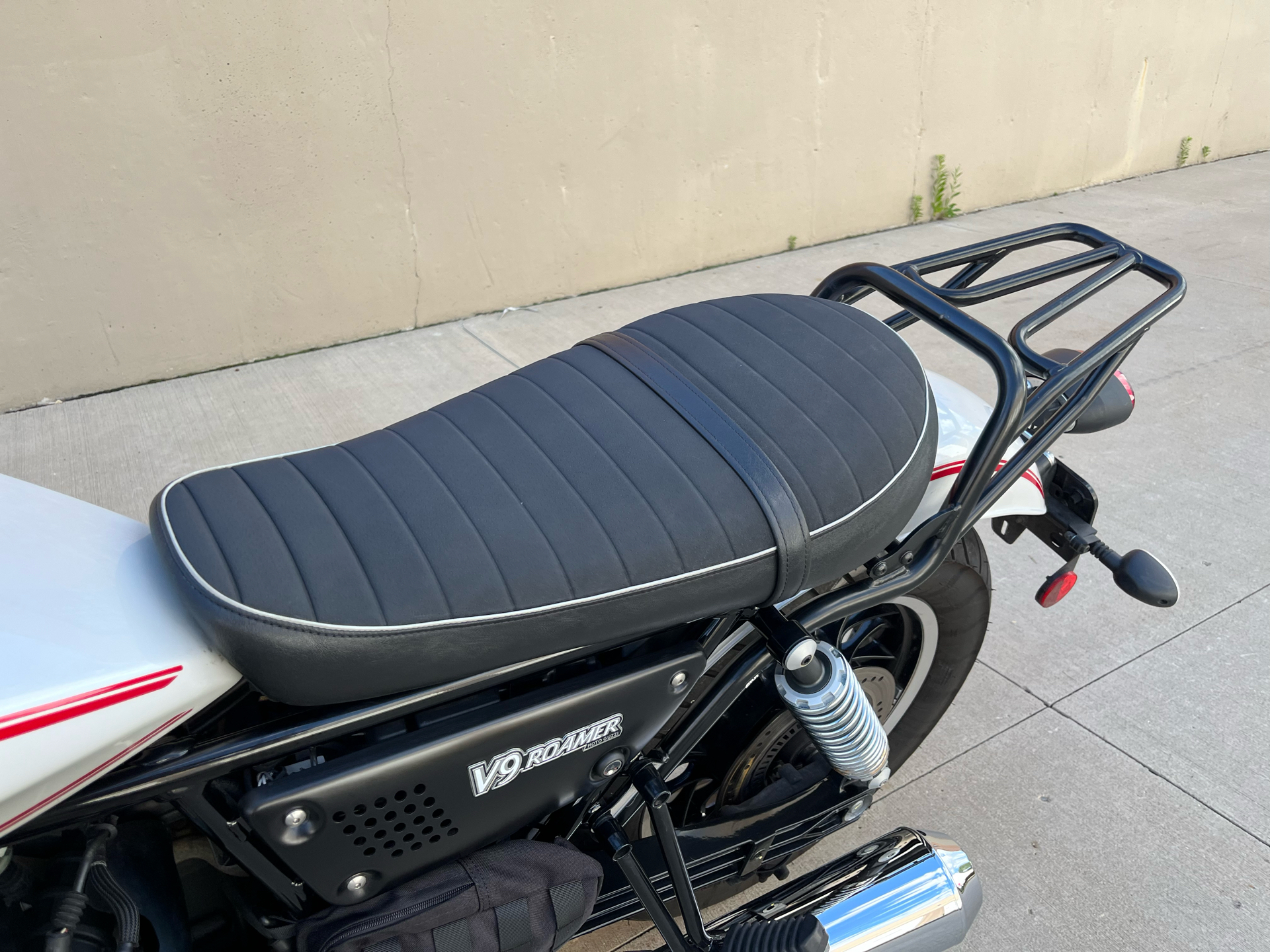 2017 Moto Guzzi V9 Roamer in Roselle, Illinois - Photo 18