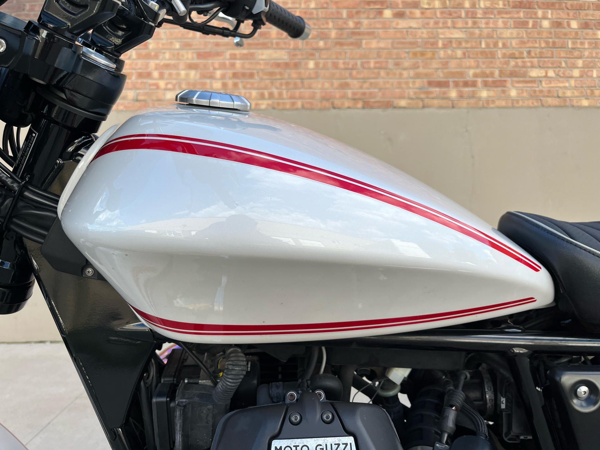 2017 Moto Guzzi V9 Roamer in Roselle, Illinois - Photo 20