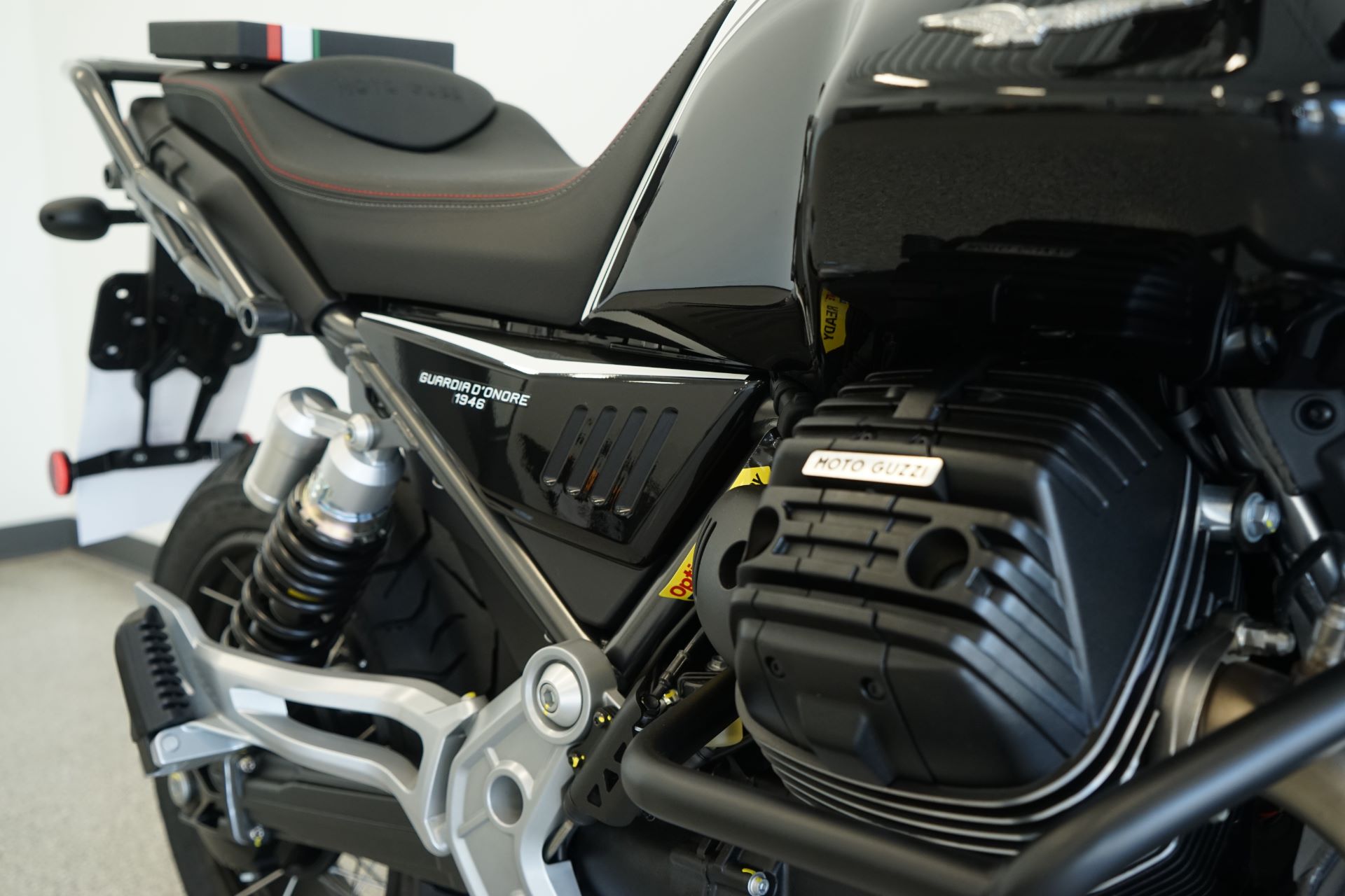2022 Moto Guzzi V85 TT Guardia D’onore E5 in Roselle, Illinois - Photo 19